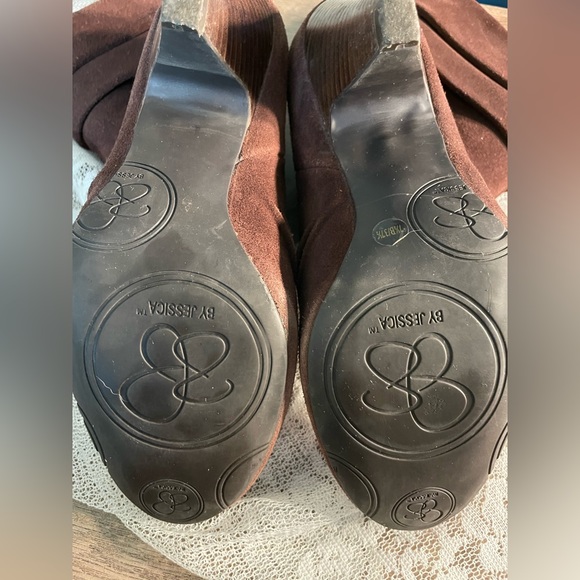 Jessica Simpson suede  heeled boots, brown, 7.5 - Picture 4 of 11